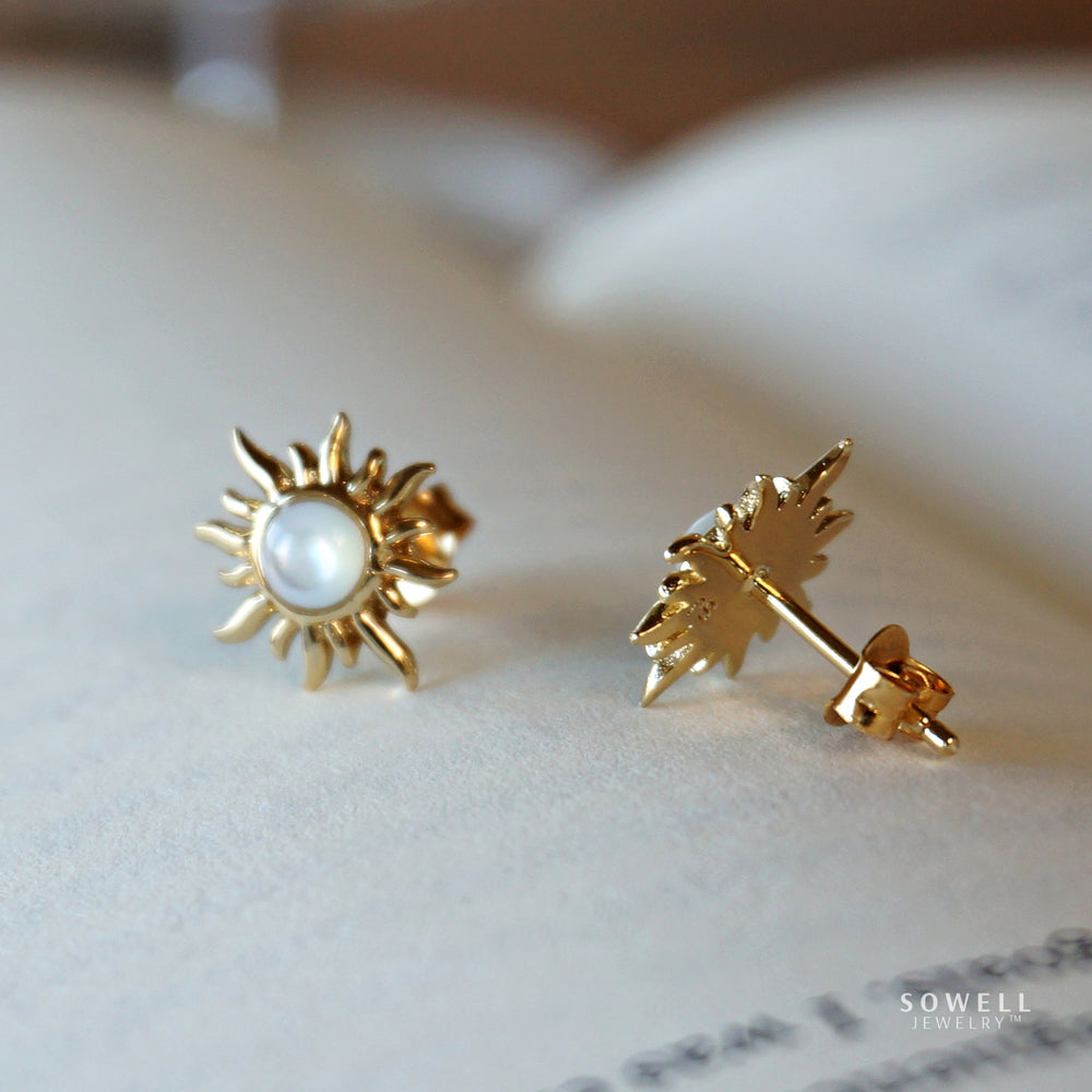 
                  
                    18k Gold Sunburst Earrings - Mother of pearl
                  
                